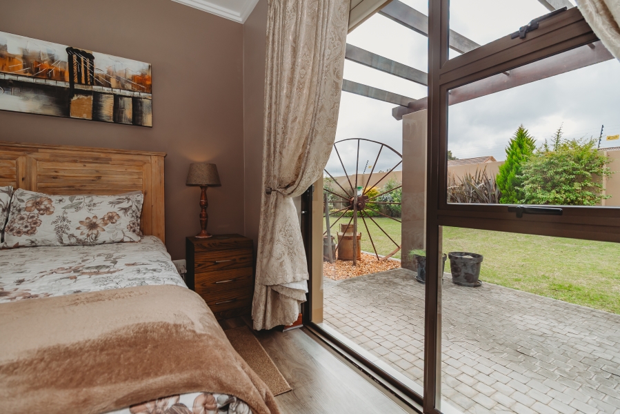 4 Bedroom Property for Sale in Earls Court Lifestyle Estate Western Cape
